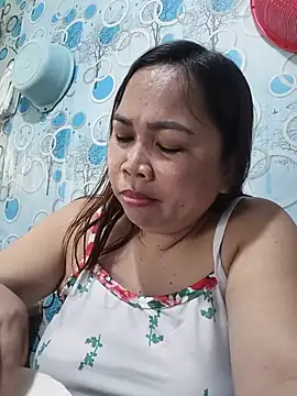 Snapshot of XXLorie_02 chatting on 07/21/26, 12:24 XXLorie 02 online show from 07/21/26, 12:24