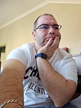 Andrew1900529 online show from 03/04/25, 08:24