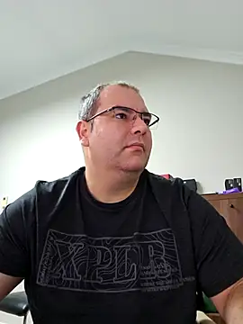 Andrew1900529 online show from 11/03/25, 05:31