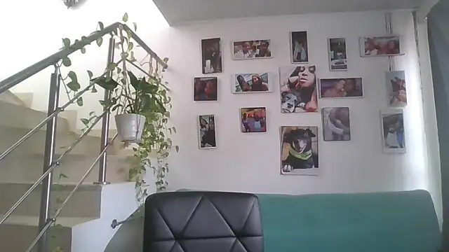 Adrilovechocolate online show from 06/04/26, 04:35