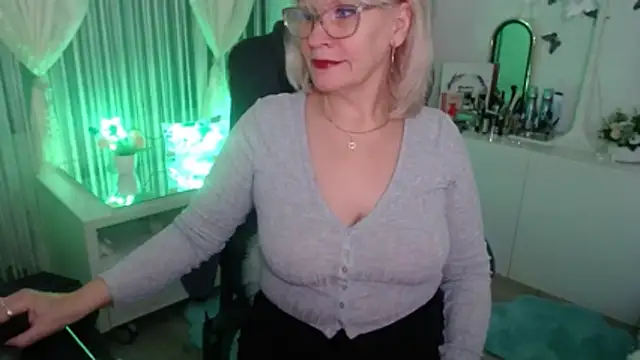 Ghertrude52 online show from 01/12/26, 04:07