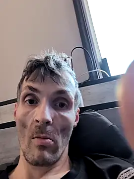 blazeyoung619 online show from 04/24/26, 01:19