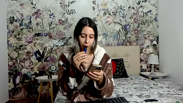 RoseDiamond06 online show from 10/15/25, 03:45