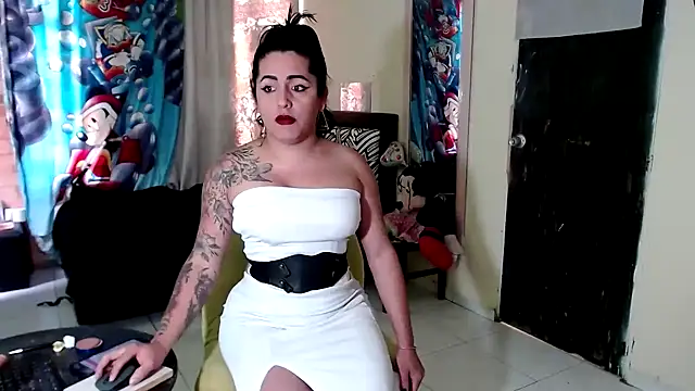 Sashaferrari2000 online show from 10/31/25, 01:01