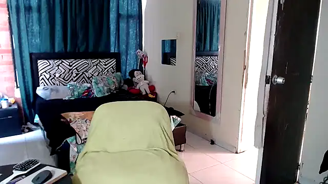 Sashaferrari2000 online show from 02/04/26, 05:30