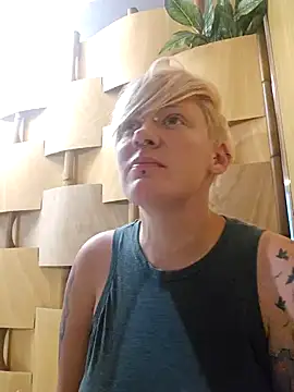 Snapshot of PinkTheHawk chatting on 02/09/25, 06:58 PinkTheHawk online show from 02/09/25, 06:58