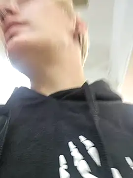 Snapshot of PinkTheHawk chatting on 02/16/25, 11:16 PinkTheHawk online show from 02/16/25, 11:16