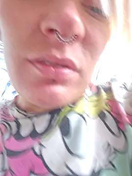 Snapshot of PinkTheHawk chatting on 03/21/25, 10:50 PinkTheHawk online show from 03/21/25, 10:50