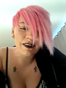 Snapshot of PinkTheHawk chatting on 05/16/26, 02:41 PinkTheHawk online show from 05/16/26, 02:41