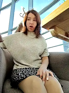 EvaXOAir online show from 10/31/25, 04:13