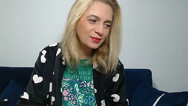 Snapshot of MysticCreature chatting on 12/03/24, 05:09 MysticCreature online show from 12/03/24, 05:09