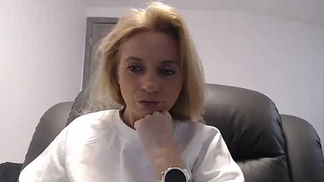 Snapshot of MysticCreature chatting on 01/06/25, 05:19 MysticCreature online show from 01/06/25, 05:19