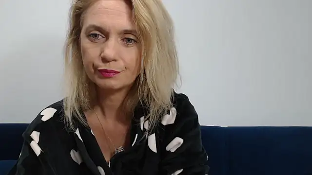 Snapshot of MysticCreature chatting on 09/11/25, 04:34 MysticCreature online show from 09/11/25, 04:34