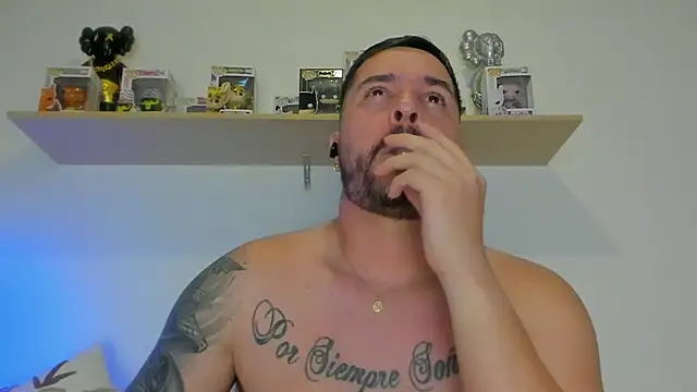 camilo restrepo21 online show from 03/26/26, 01:44