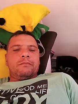 Snapshot of Lucy_1_roso chatting on 09/17/25, 11:34 Lucy 1 roso online show from 09/17/25, 11:34