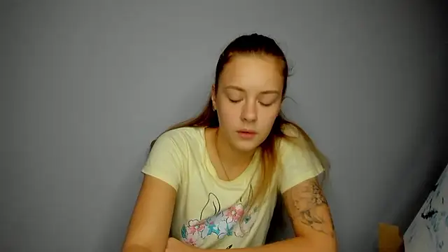 Snapshot of why_again_me chatting on 12/01/24, 05:02 why again me online show from 12/01/24, 05:02