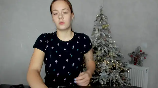 Snapshot of why_again_me chatting on 12/28/24, 11:26 why again me online show from 12/28/24, 11:26