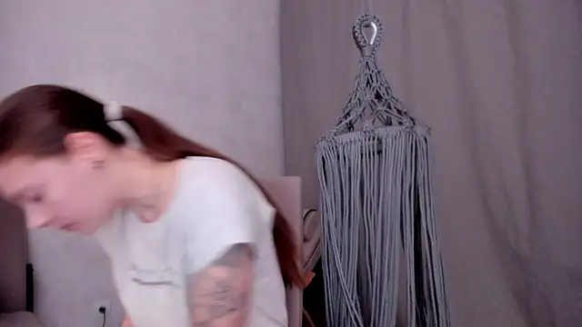 Snapshot of why_again_me chatting on 02/23/25, 06:34 why again me online show from 02/23/25, 06:34