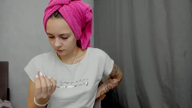 Snapshot of why_again_me chatting on 03/17/25, 05:05 why again me online show from 03/17/25, 05:05