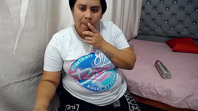 hotlesby4uxxx online show from 01/10/25, 11:08