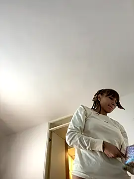 hollythomson online show from 10/22/25, 09:58