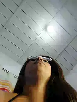 Snapshot of missmelissa_ chatting on 03/12/25, 03:35 missmelissa  online show from 03/12/25, 03:35