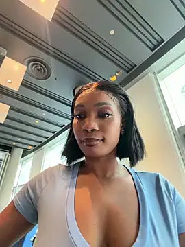 Snapshot of __Nessa__ chatting on 05/07/26, 12:10 Nessa online show from 05/07/26, 12:10