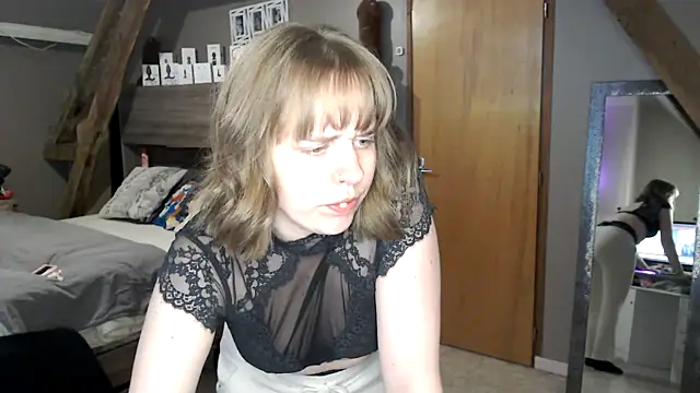 Snapshot of MissGirly chatting on 02/20/25, 08:47 MissGirly online show from 02/20/25, 08:47