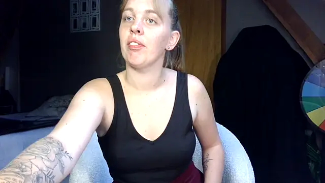 Snapshot of MissGirly chatting on 09/23/25, 12:08 MissGirly online show from 09/23/25, 12:08