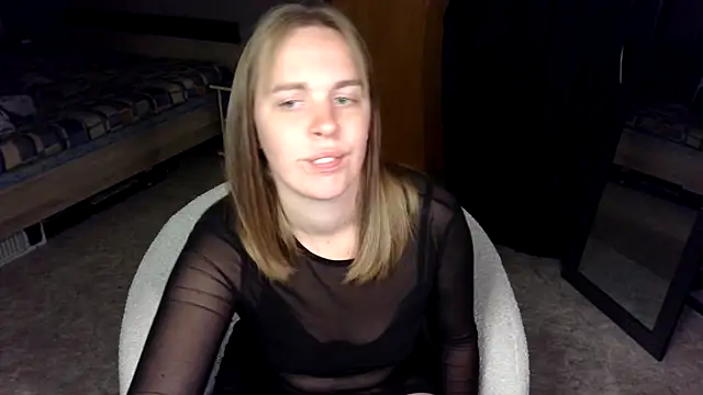 Snapshot of MissGirly chatting on 10/24/25, 06:48 MissGirly online show from 10/24/25, 06:48