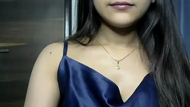 Snapshot of selen_5 chatting on 09/17/25, 06:09 selen 5 online show from 09/17/25, 06:09