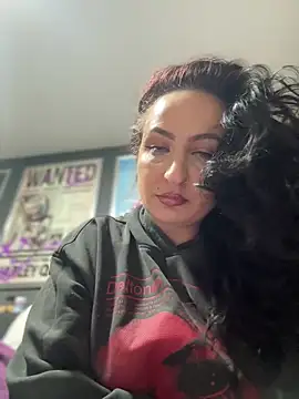 itsCassie online show from 01/28/25, 05:56