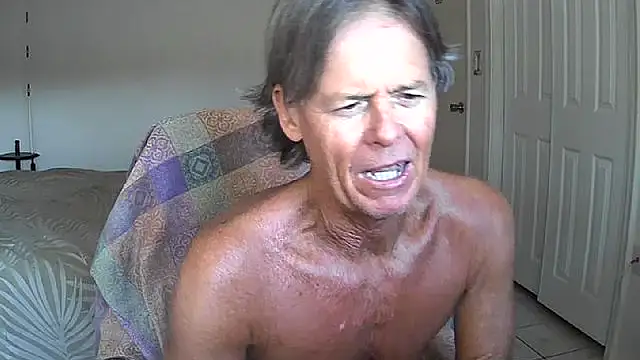 Snapshot of nakeedcowboi65 chatting on 05/16/26, 12:40 nakeedcowboi65 online show from 05/16/26, 12:40