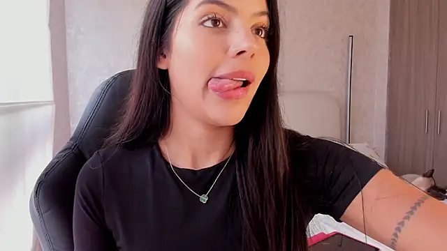 salome  11 online show from 02/02/25, 07:57