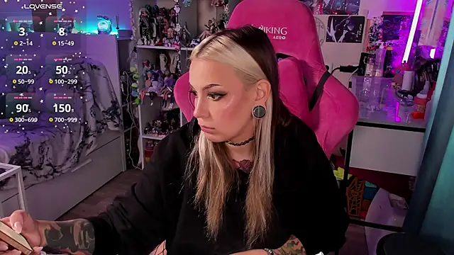 Snapshot of ChloeKohaku chatting on 09/23/25, 06:38 ChloeKohaku online show from 09/23/25, 06:38