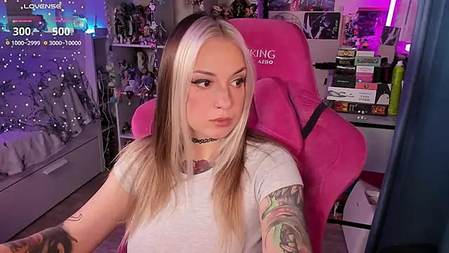 Snapshot of ChloeKohaku chatting on 10/22/25, 10:59 ChloeKohaku online show from 10/22/25, 10:59