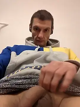 Snapshot of maciej chatting on 01/12/26, 01:11 maciej online show from 01/12/26, 01:11