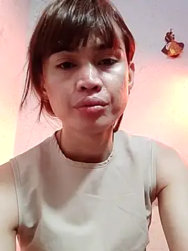 Snapshot of QueenSoreal chatting on 03/09/25, 04:44 QueenSoreal online show from 03/09/25, 04:44