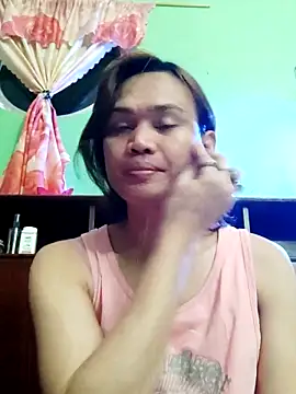 QueenSoreal online show from 10/28/25, 04:20