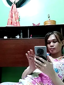 QueenSoreal online show from 11/10/25, 03:00