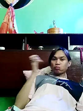 QueenSoreal online show from 11/22/25, 01:21