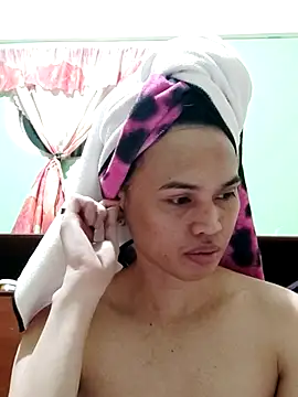 QueenSoreal online show from 11/27/25, 03:14