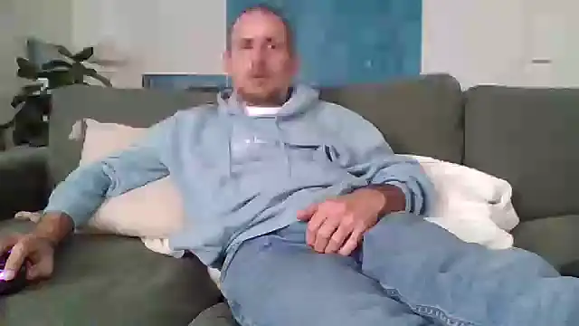 Snapshot of verylargecock chatting on 09/15/25, 11:10 verylargecock online show from 09/15/25, 11:10