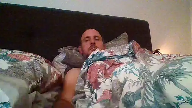 Snapshot of verylargecock chatting on 09/16/25, 09:27 verylargecock online show from 09/16/25, 09:27