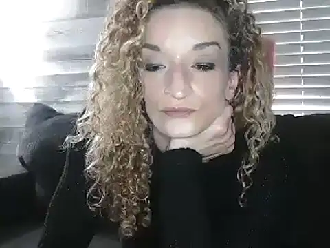 Snapshot of AshleyRain chatting on 05/21/26, 01:29 AshleyRain online show from 05/21/26, 01:29