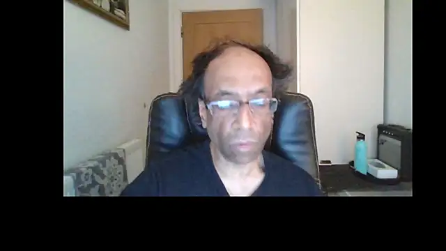 Snapshot of rauncher1 chatting on 05/28/26, 09:06 rauncher1 online show from 05/28/26, 09:06