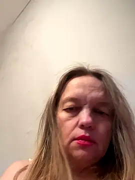 Susanel online show from 12/15/25, 02:54