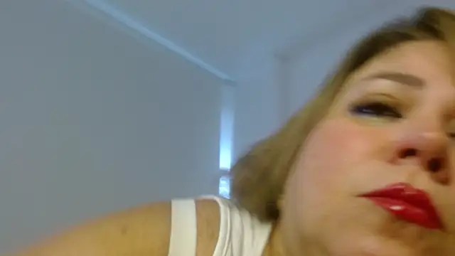 Snapshot of bella_savati chatting on 01/09/25, 06:26 bella savati online show from 01/09/25, 06:26
