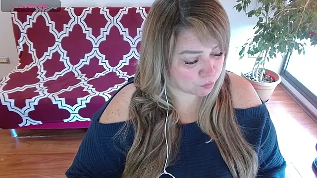 Snapshot of bella_savati chatting on 03/11/25, 04:51 bella savati online show from 03/11/25, 04:51