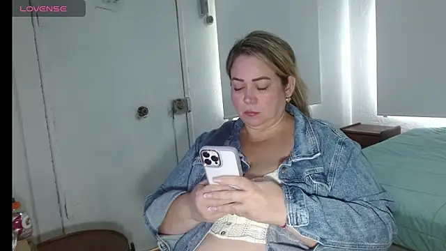 Snapshot of bella_savati chatting on 10/02/25, 05:31 bella savati online show from 10/02/25, 05:31
